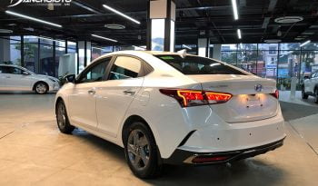 
									Hyundai accent complet								